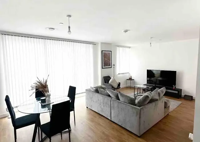 Spacious Modern 1-Bedroom Apartment In London Catford - Excellent Transport Links - Ideal For Long Stays