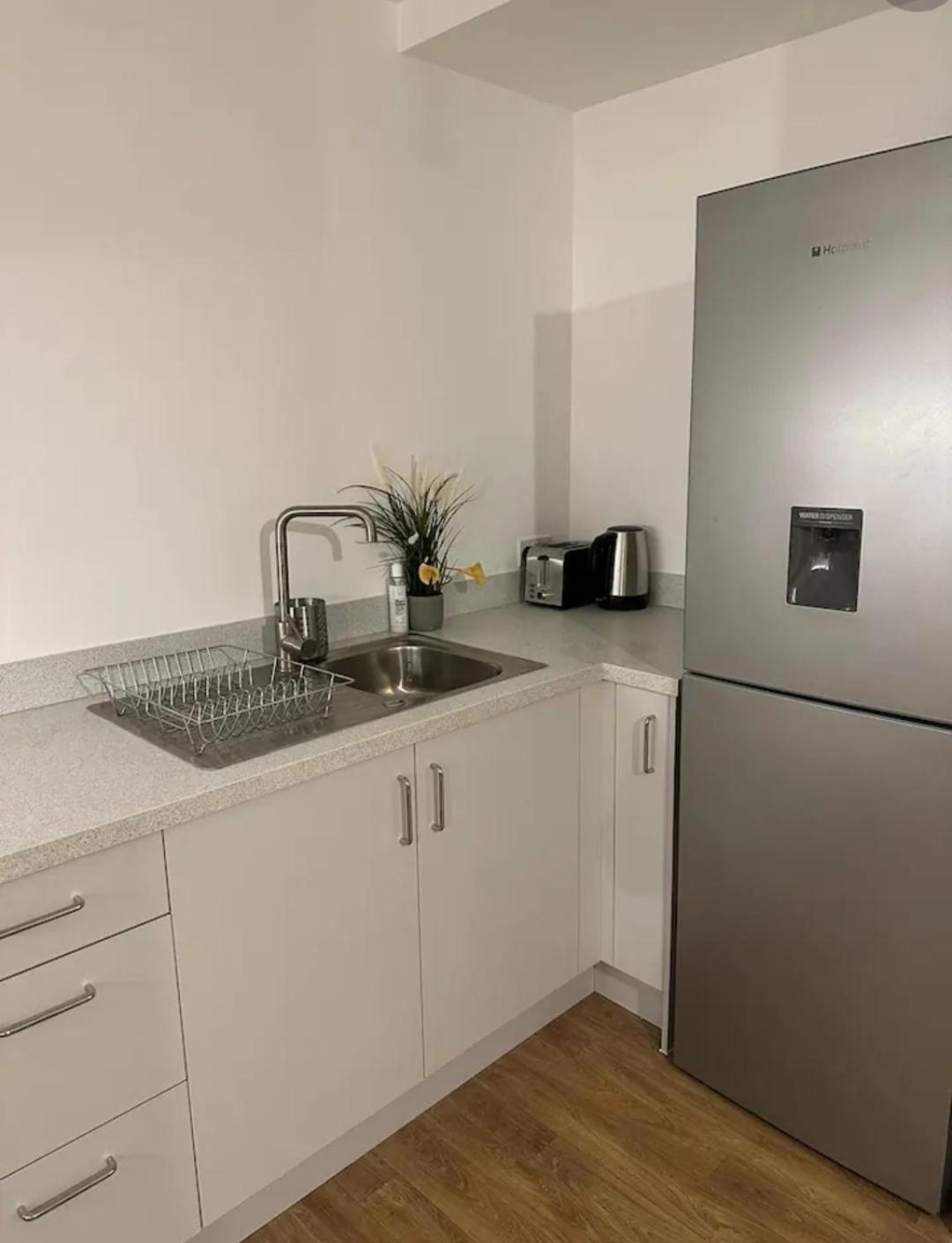 Spacious Modern 1-bedroom In Catford - Excellent Transport Links - Ideal For Long Appartamento Londra